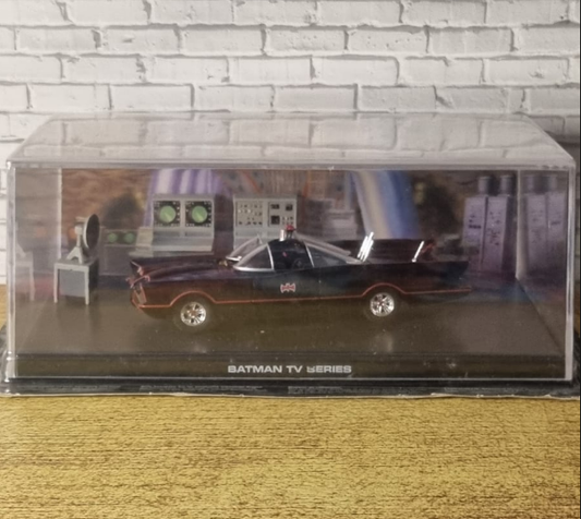 Eaglemoss Diecast 1966 Batmobile with original magazine